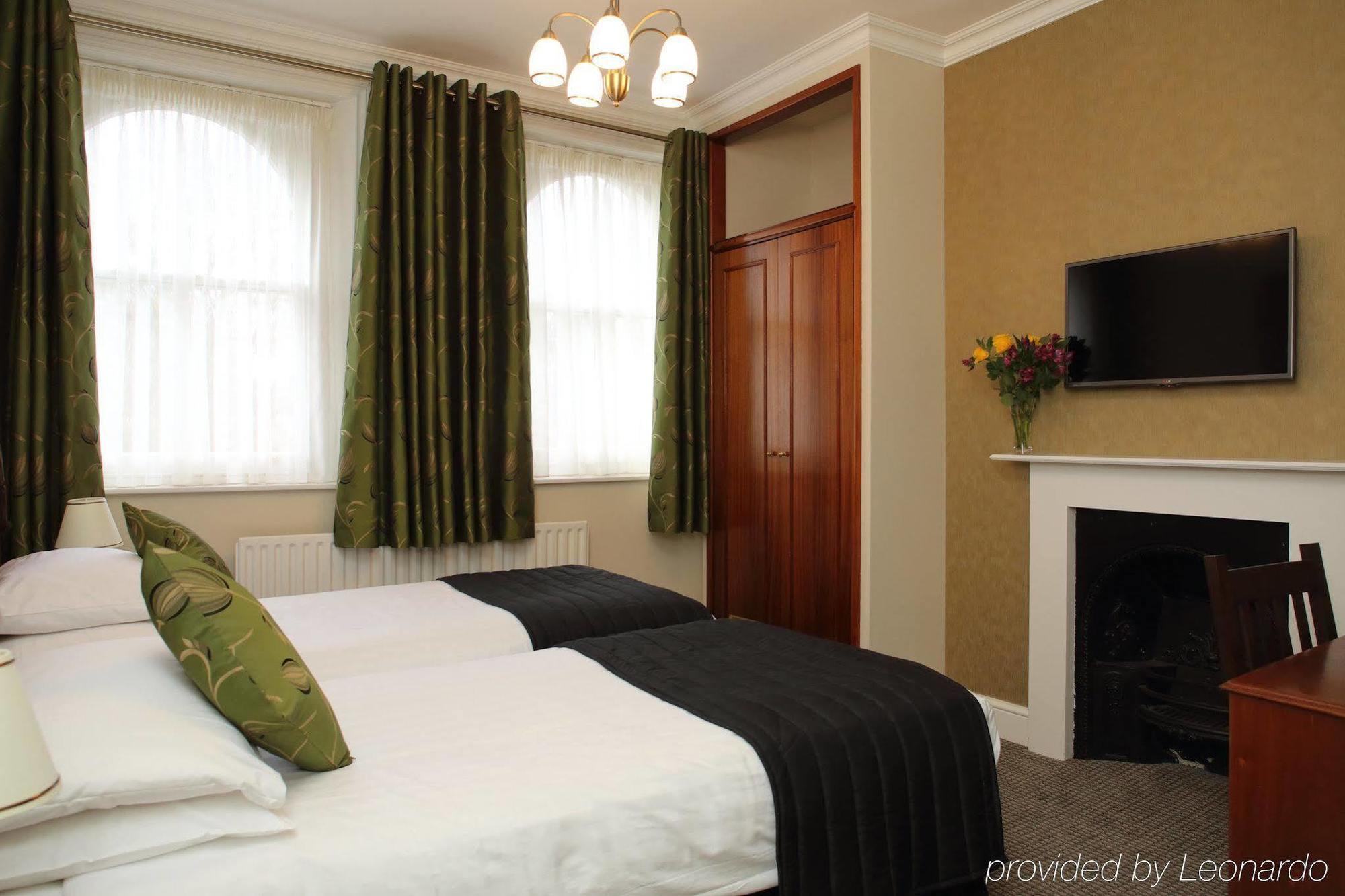 Kensington Gardens Hotel Лондон Екстериор снимка